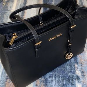 MK large jet set tote